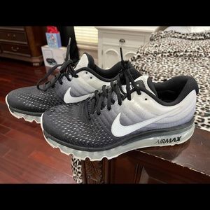 Nike AirMax 2017. Size 9.